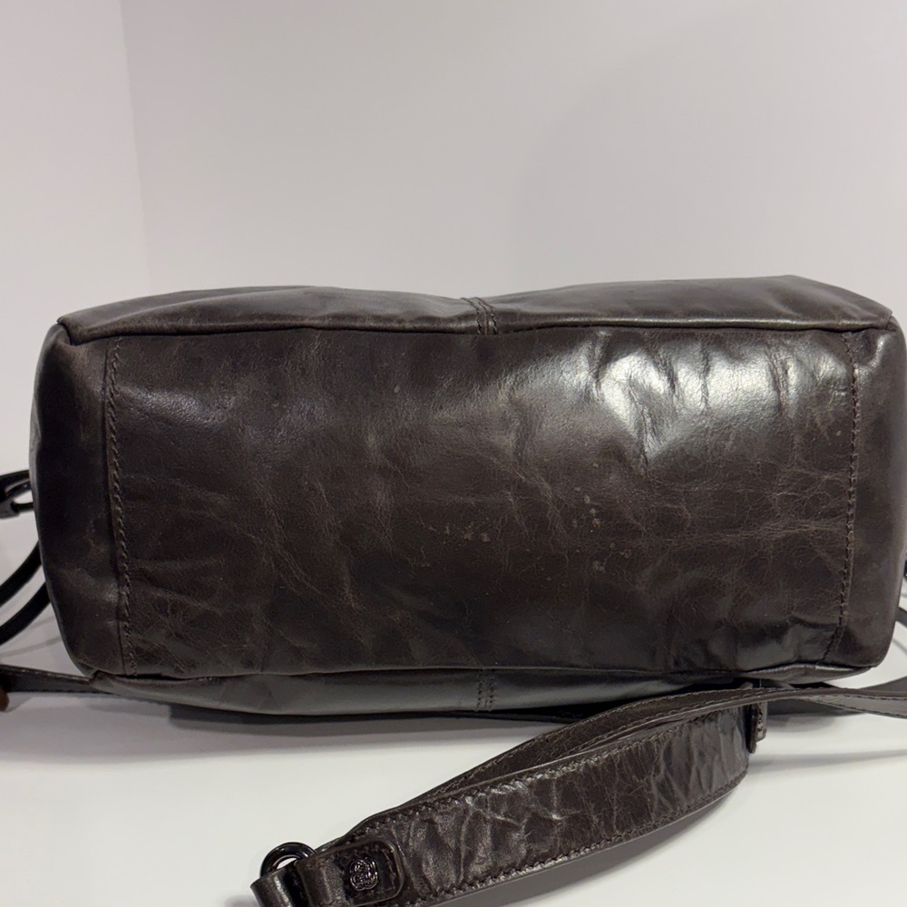 Elliott Lucca Taupe Leather Shoulder Bag - Picture 5 of 10